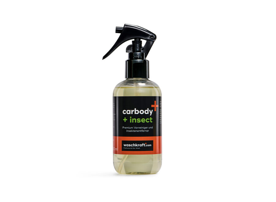 Sprühflasche waschkraft Carbody + Insect Premium Vorreiniger und Insektenentferner mit schwarzem Etikett und grüner Schrift.